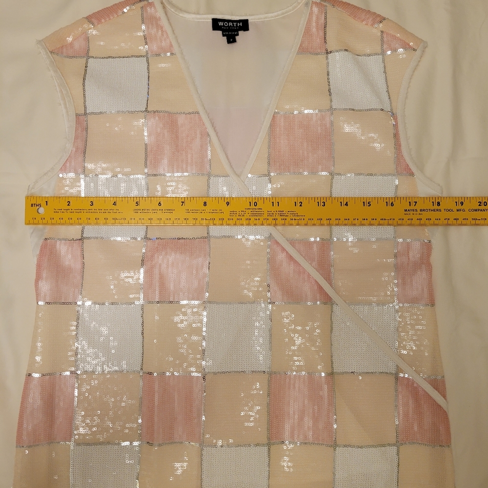 Worth NWOT sequined sleeveless top Size 2 runs large (like a 4 or a 6)